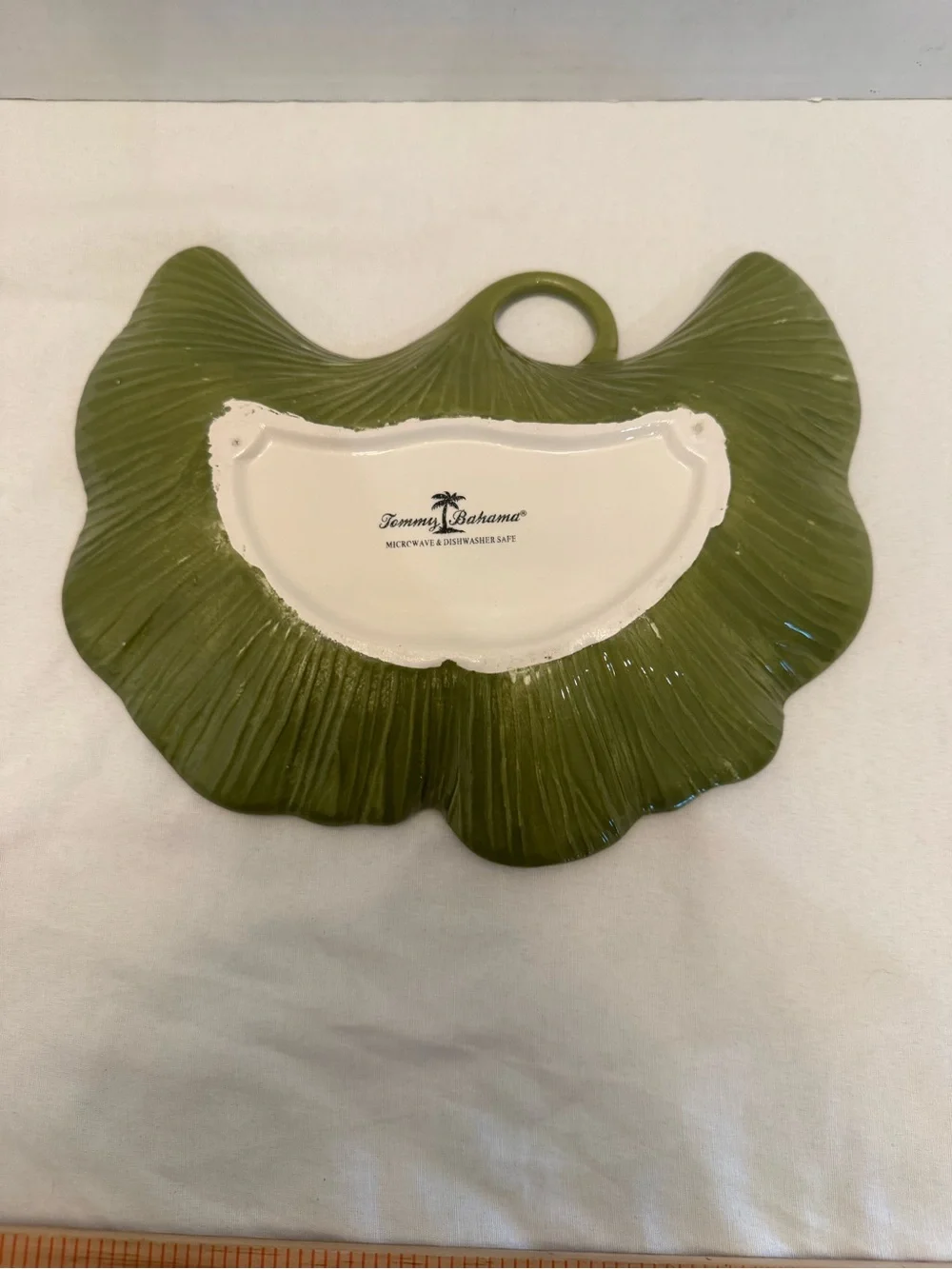 Tommy Bahama Ambiance Figural Green Gingko Leaf Ceramic Plates- Set of 2- 9.5”